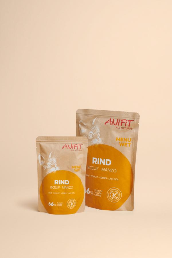 Katzenfutter mit Rind in Beutel